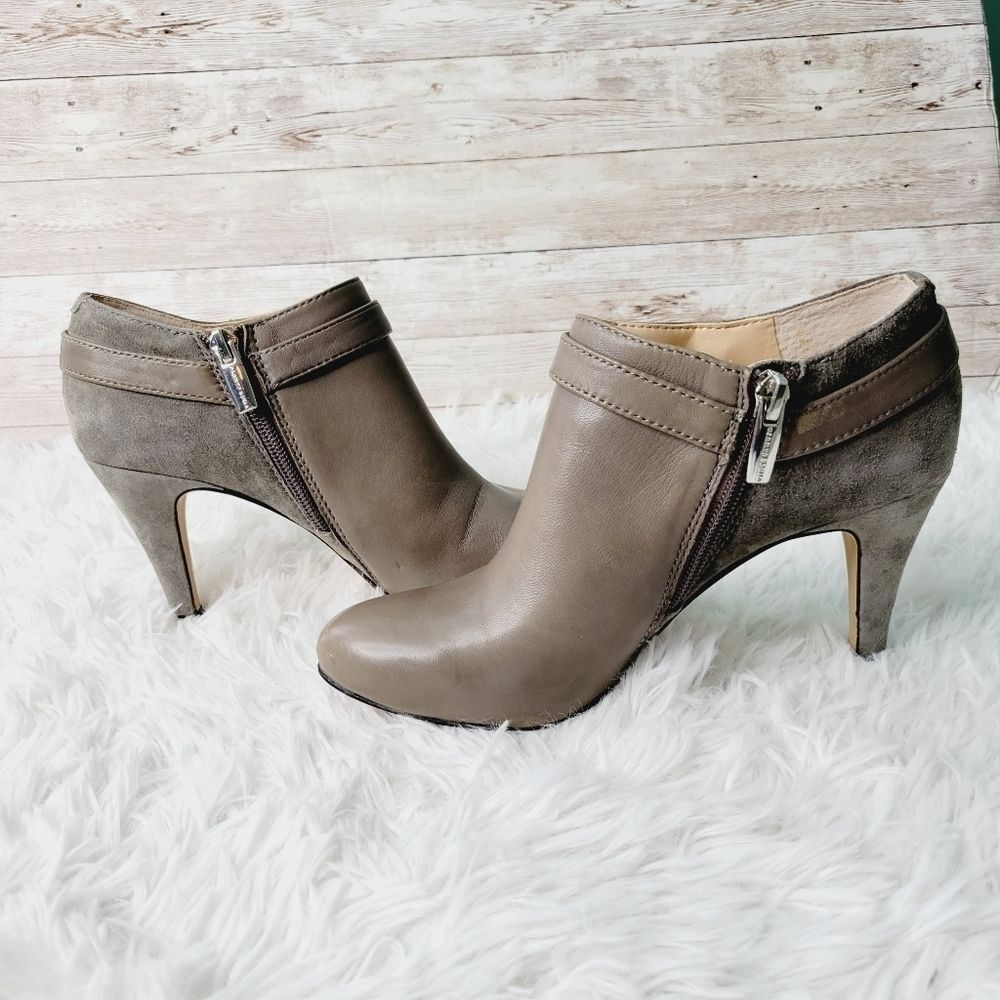 Vince Camuto Gray Leather Vanny Bootie Size 5.5